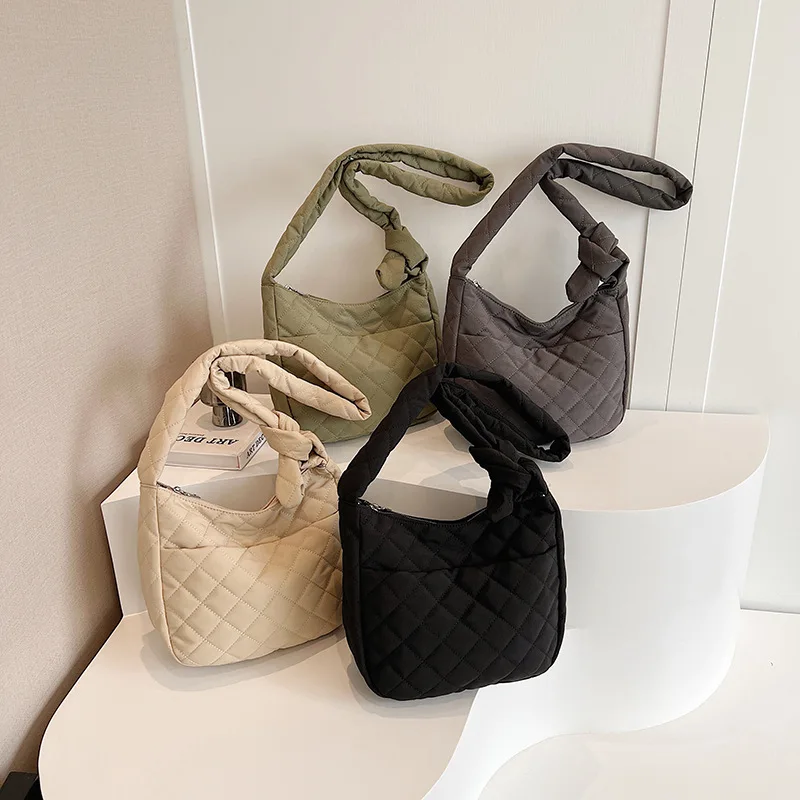 Shoulder Bag New Large Capacity Popular Design Daily Commuting Crossbody Underarm Bag for Women Phone Pouch Coin Purses Card Bag