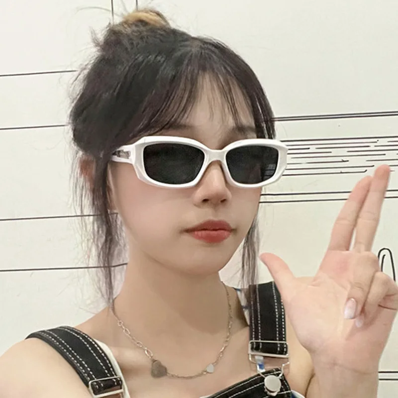

Rectangle Sunglasses Men Women Y2K Fashionable Sun Glasses Square Trendy Shades Glasses Punk Eyeglasses Vintage Gafas De Sol
