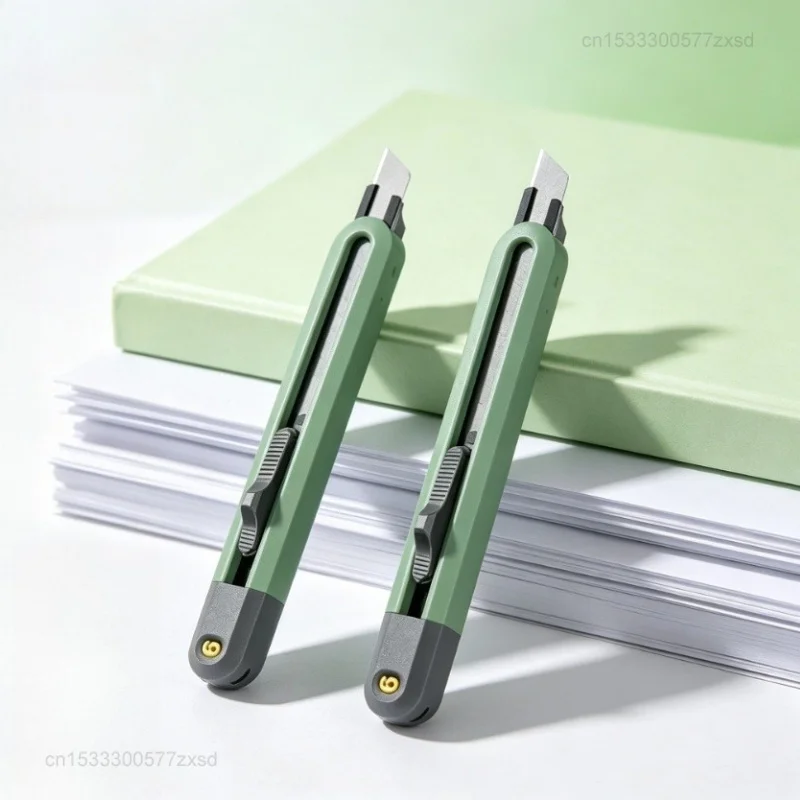 Mini Taglierino Multiuso Estensibile in Acciaio al Carbonio, Utensile Tascabile con Lame da 9mm e 18mm, Strumento Professionale per Ufficio e Cancelleria