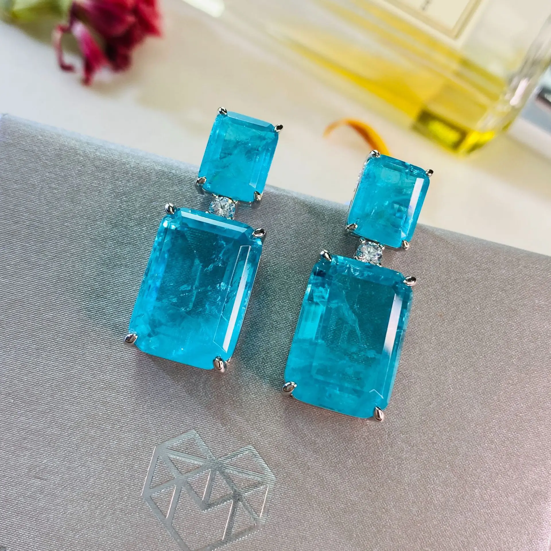 

Exaggerated Asymmetry Paraiba Sapphire Square Round Full Diamond Stud Earrings For Women Zircon Christmas Gift Banquet Jewelry