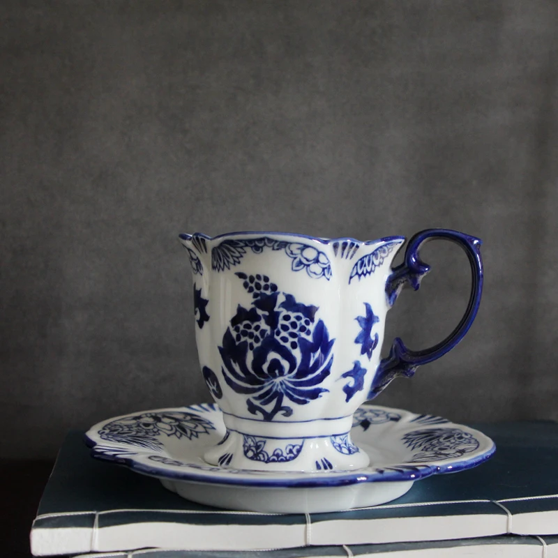 A Tazza da tè Piccola con piattino Fiore Ciotola da tè in Porcellana Bianca e Blu Jingdezhen Tazza da tè in Ceramica Kung Fu caffè Birra Tazza da Vino 