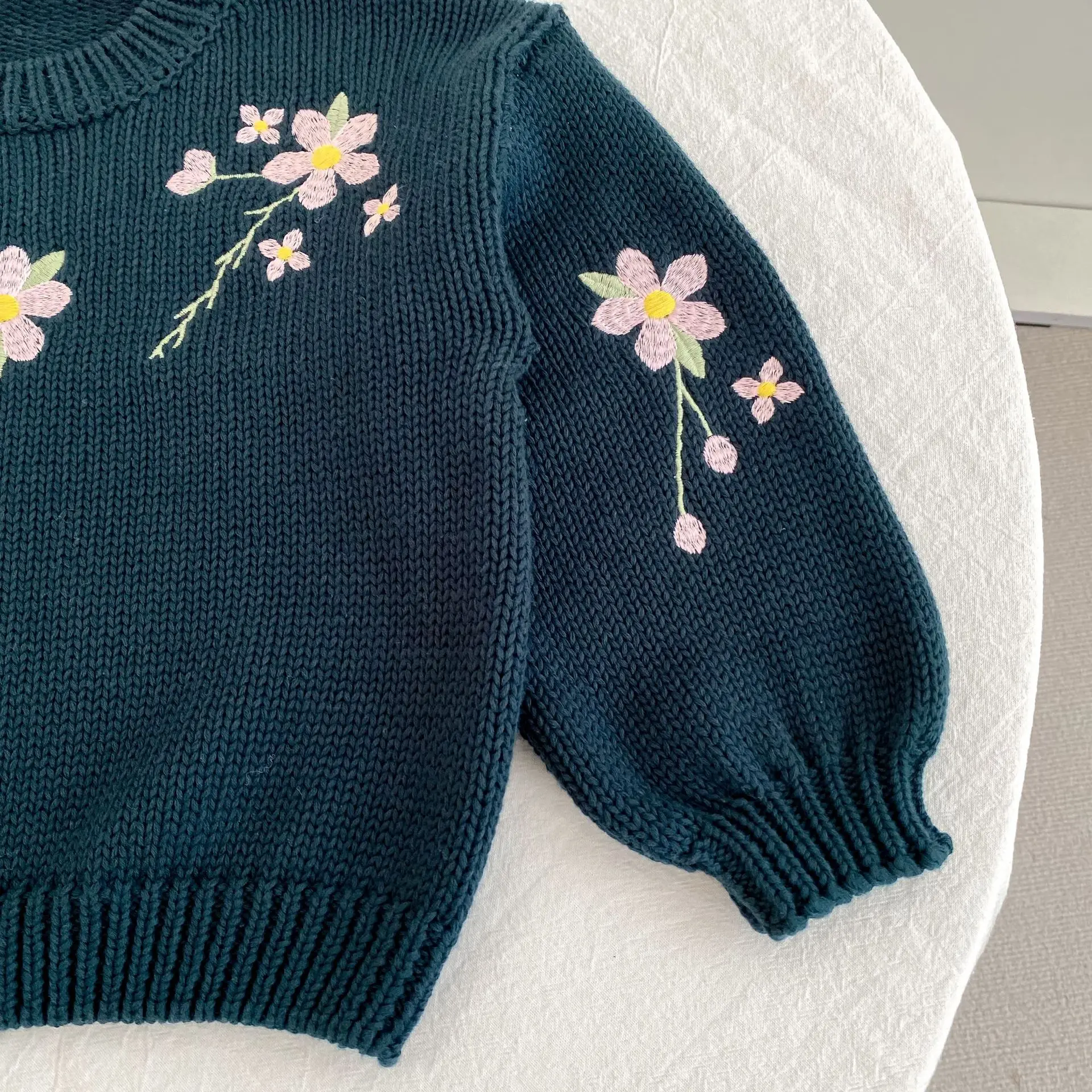 Girls Embroidery Sweaters O Neck Knitwear
