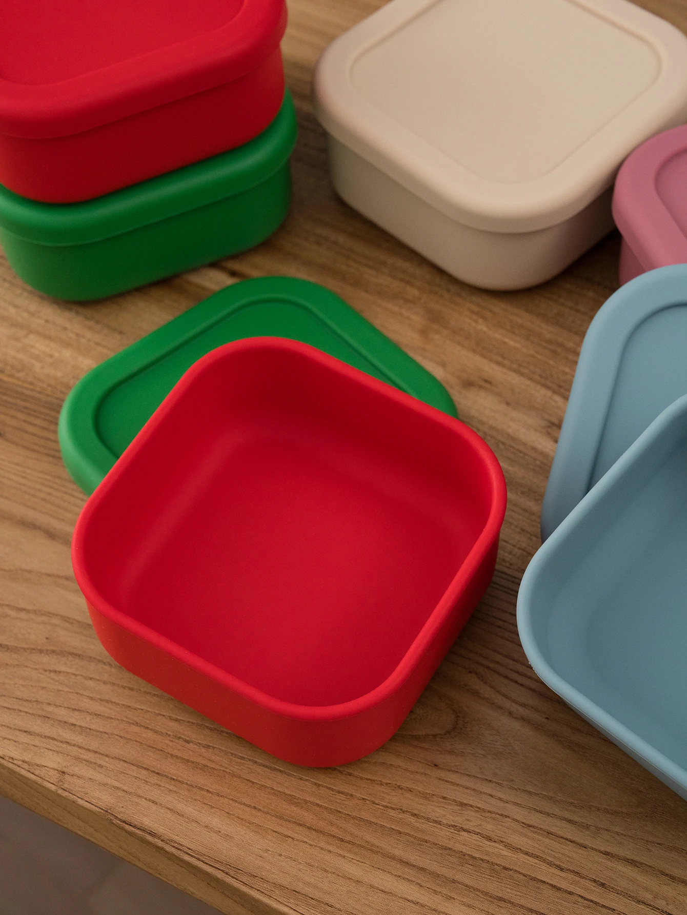 Color Kids 1PC Baby Feeding Bowl Lunch Box Bento Leakproof Microwave Safe Food Container Kids School Dinnerware Christmas Gift