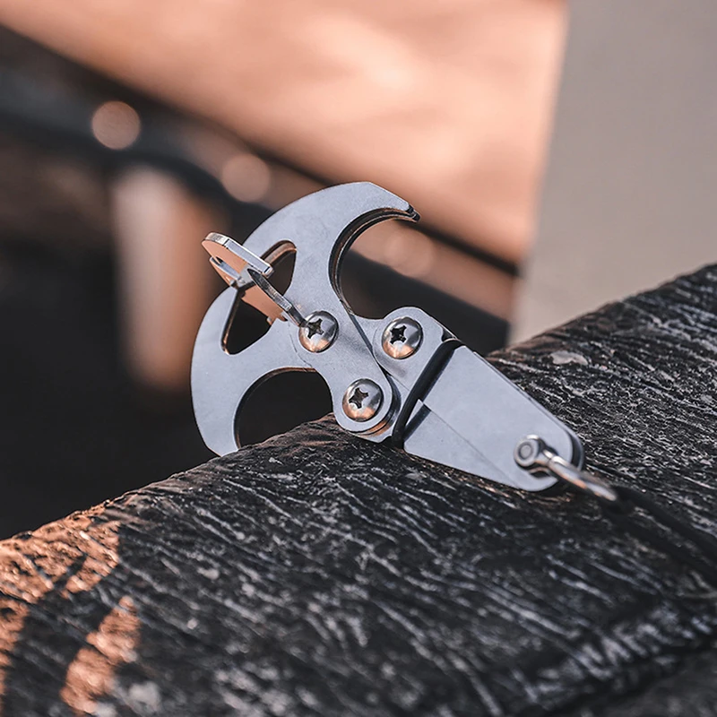 

Folding gravity grabbing hook outdoor rock climbing rescue claw survival mountaineering hook