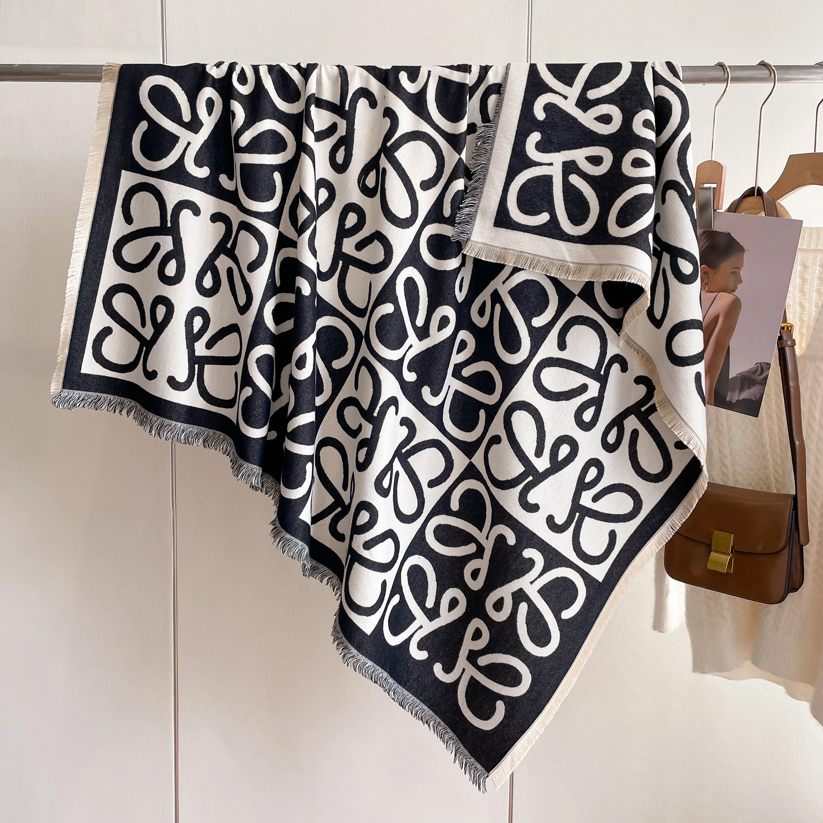 New Warm Winter Scarf Cashmere Women Pashmina Design Print Shawls Wrap Female Thick Blanket Soft Bufanda Stoles Fashion Kerchief