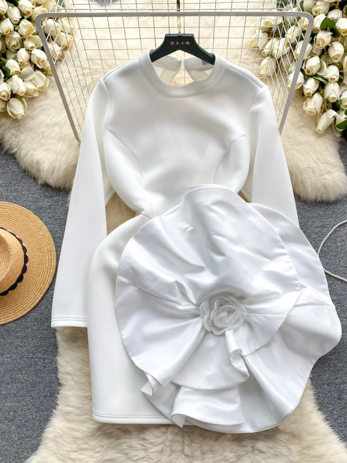 

SuperAen 2024 Spring Dress New Design 3D Floral Short Style Wrapped Hollow Backless White Dress for Women