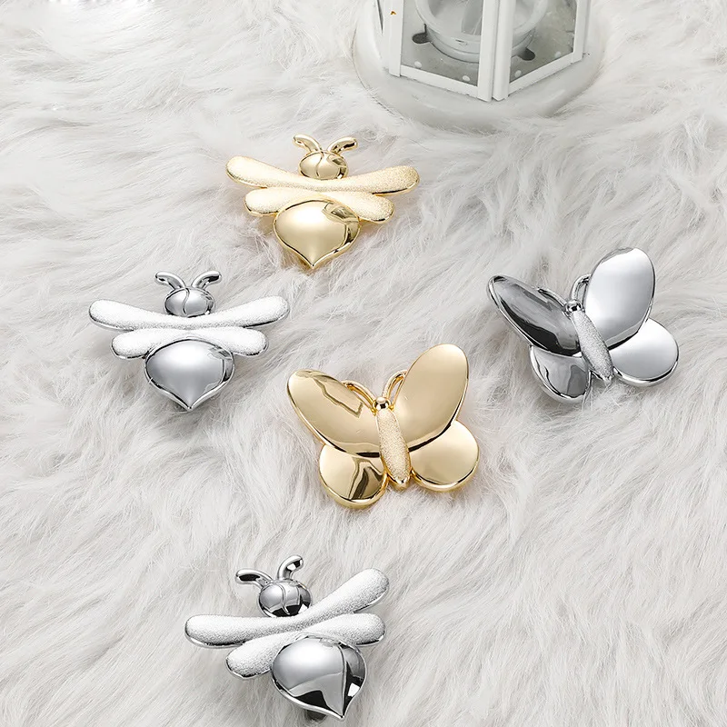 

Retro Butterfly Bee Ginkgo Leaf Cabinet Handle Solid Brass Wardrobe Furniture Knob Modern Gold Silver Single Hole Handles 32mm