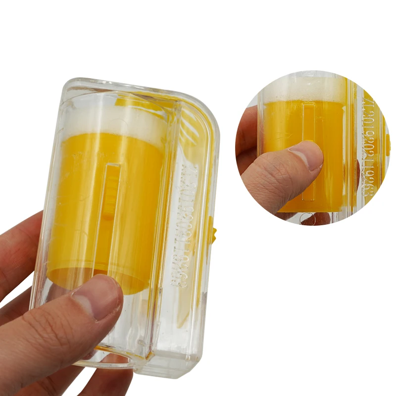 1PCS Rearing Queen Bee Marking Catcher Plastic Handed Marker Bottle Plunger Plush Beekeeper Tool Garden Bee Tools