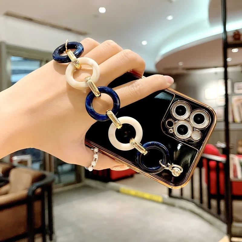 

Fashion Tide Brand Personality INS Bracelet Mobile Phone Case Phone Cover For Iphone 13 12 11 Pro Max 7 8P Cover