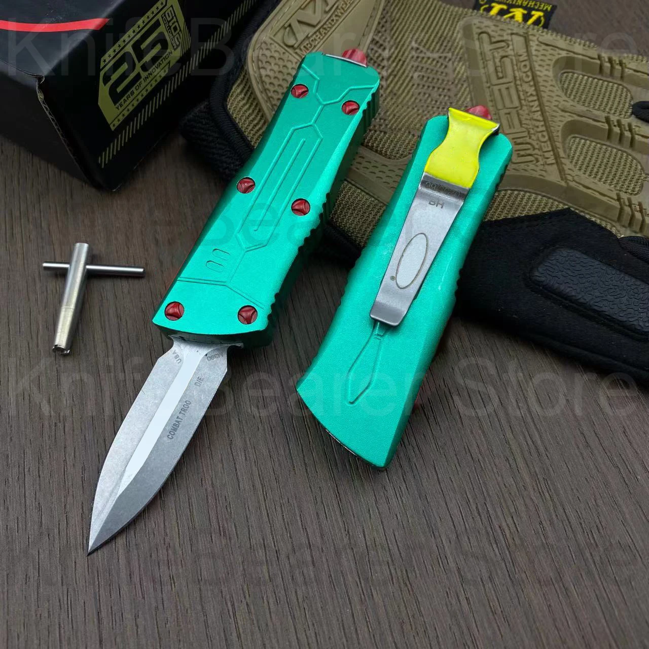 

Micro OTF Tech Knife Combat Troo Series D2 Blade 60HRC Hardness aviation aluminum (T6-6061) Handle Outdoor Self Defense Knife