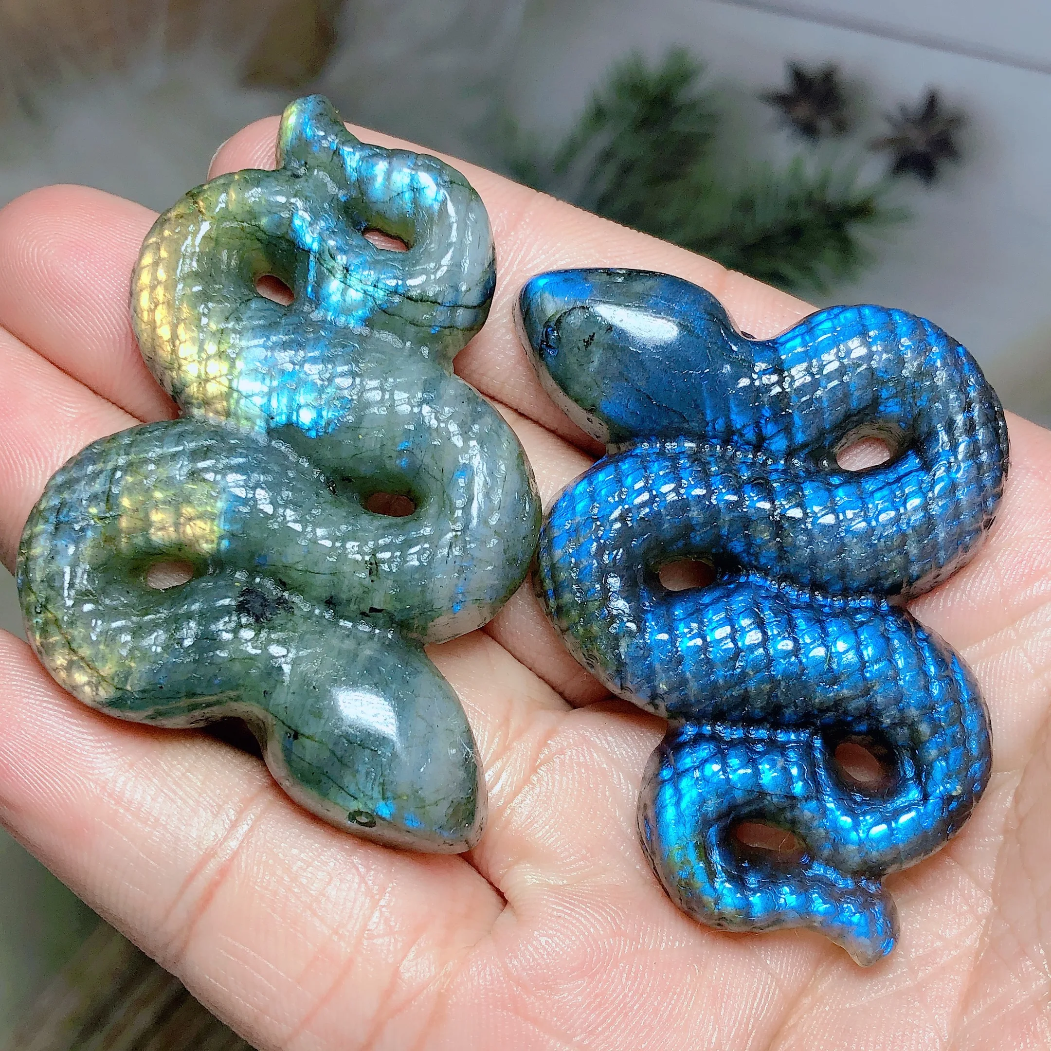 【ラブラドライト】 スネイク シェイプ　A　LABRADORITE SNAKE High Quality Natural Healing Labradorite Snake Carved