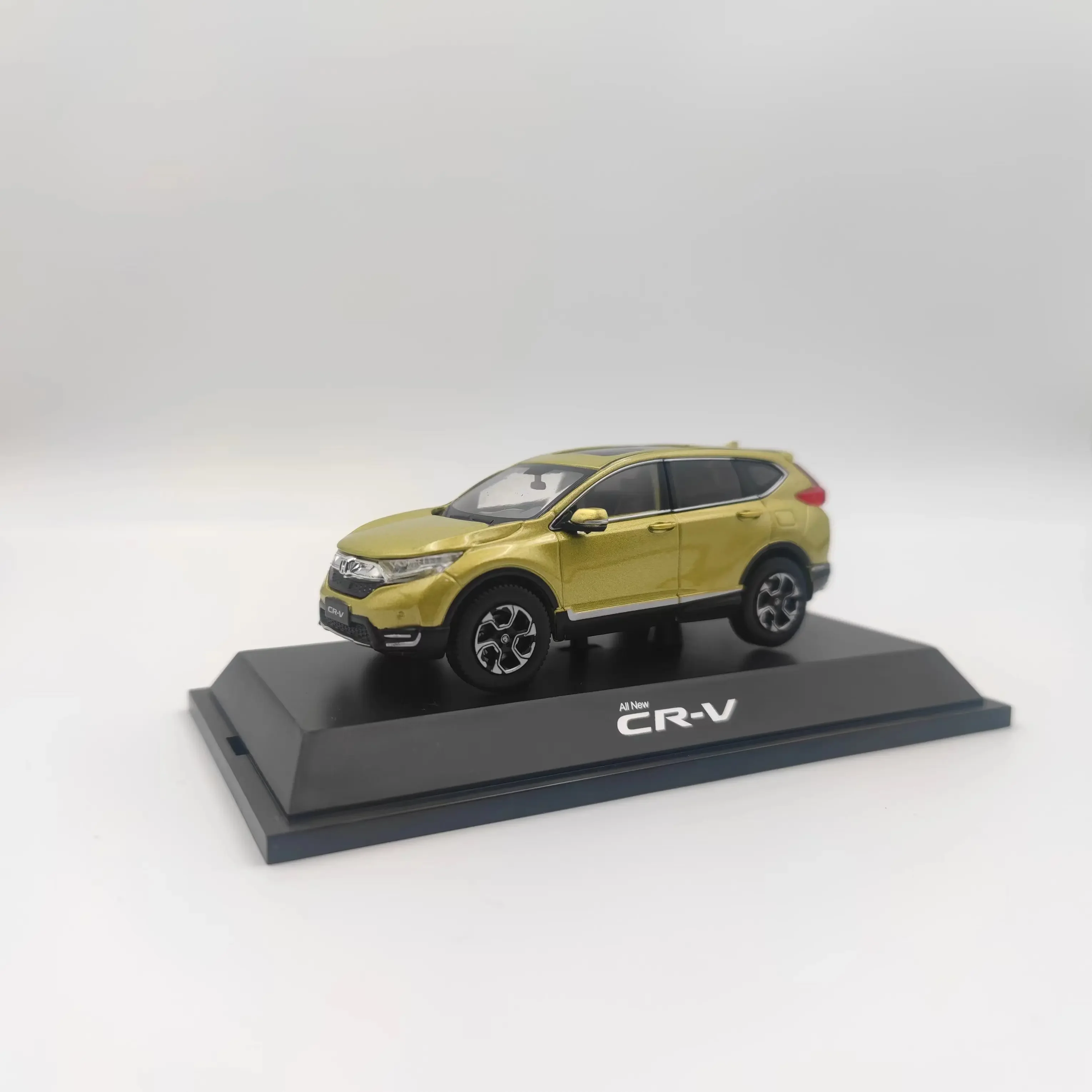 

Литая в масштабе 1:43, модель Honda CR-V 2017, городской внедорожник из сплава, коллекционная игрушка, подарок, сувенир, дисплей без коробки