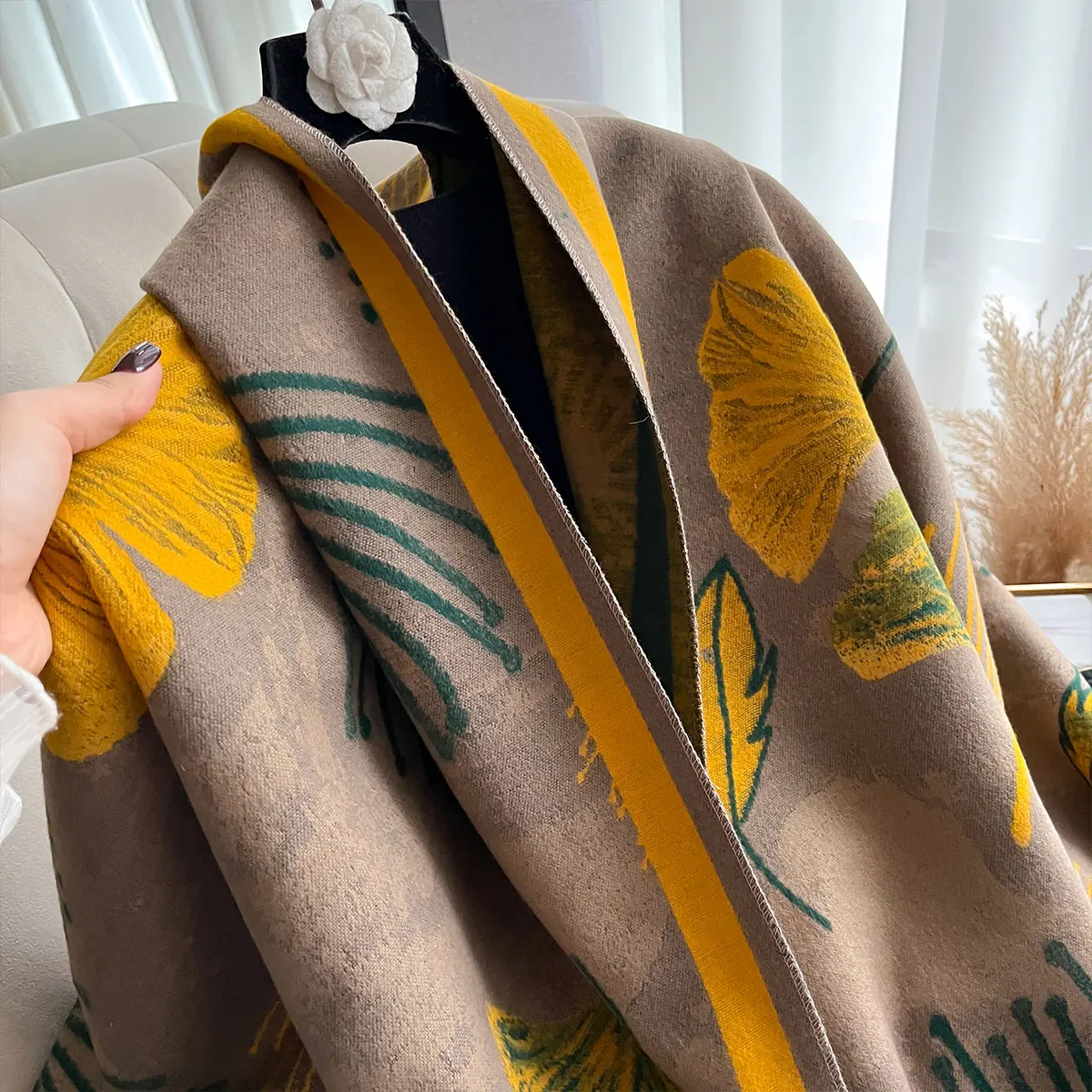 New Women Fashion Brand Ginkgo leaf Scarf Luxury Autumn Winter Warm Shawls Print Scarve Pashmina Mujer Femme Foulard Bufanda