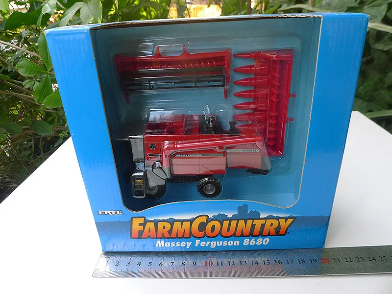 

1:64 Massey Ferguson 8680 Alloy Harvester Model Collection Souvenir Display Model Toy Gift
