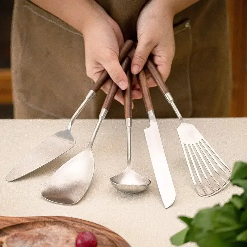 304 Stainless Steel Small Spatula Household Cooking Spoon Soup Spoon Frying Shovel Walnut Long Handle Anti-hot Spatula Kitchen