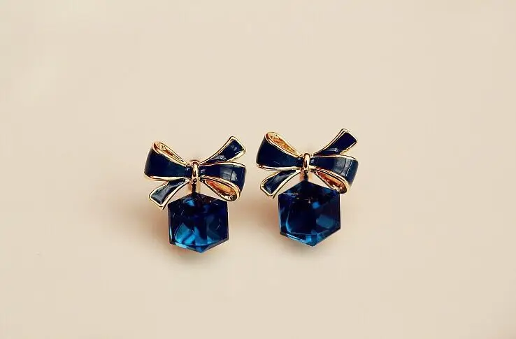 Korean Fashion Charm White Bowknot Stud Earring for Women Temperament Pearls Bow Heart Earrings Party Jewelry Accessories Gift