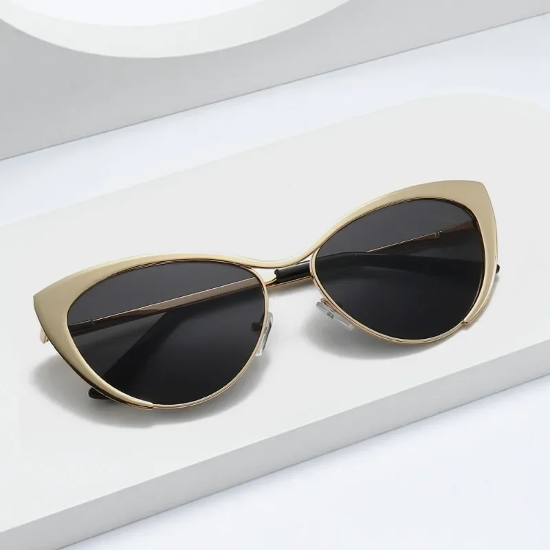 

Модные металлические солнцезащитные очки кошачий глаз новые европейские и американские трендовые женские солнцезащитные очки Сеть Красная улица Instagram ветер