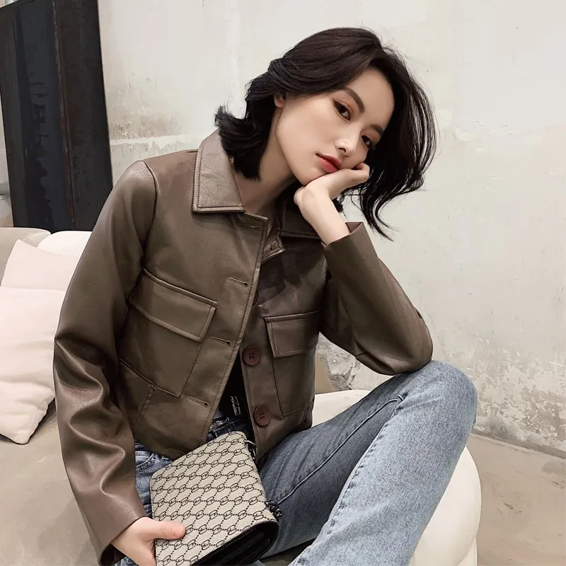 

2023 Spring Coffee Color Short Faux Leather Jacket Slim Lapel Long Sleeve PU Motorcycle Jacket Streetwear Autumn Women Clothing