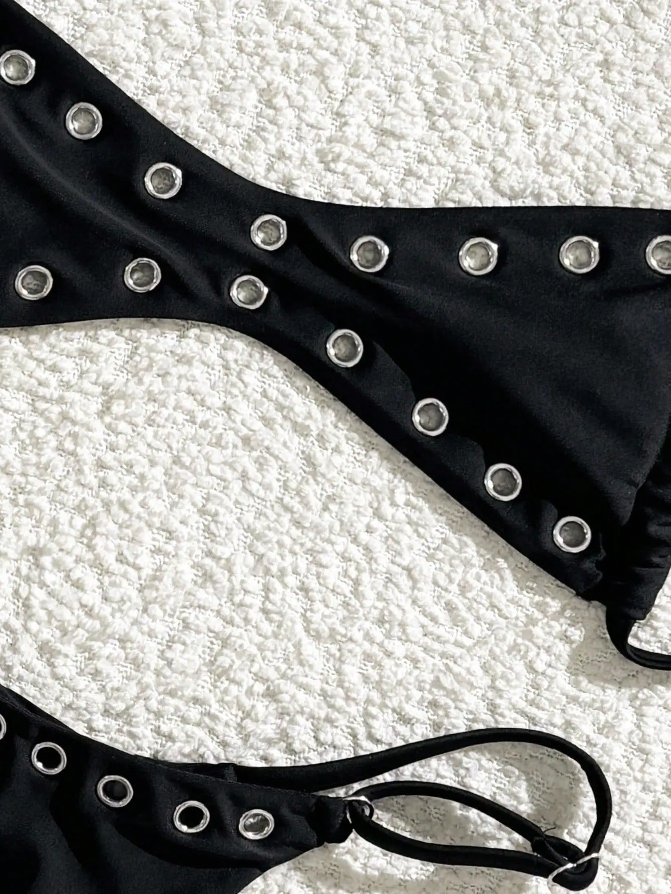 Bikini-Set 2026, neuer, überkreuzter Rücken, trägerloses Bandeau-Oberteil, dreieckige Unterseite, Push-Up, nahtloser Badeanzug für Damen, Strandurlaub – Detail 9