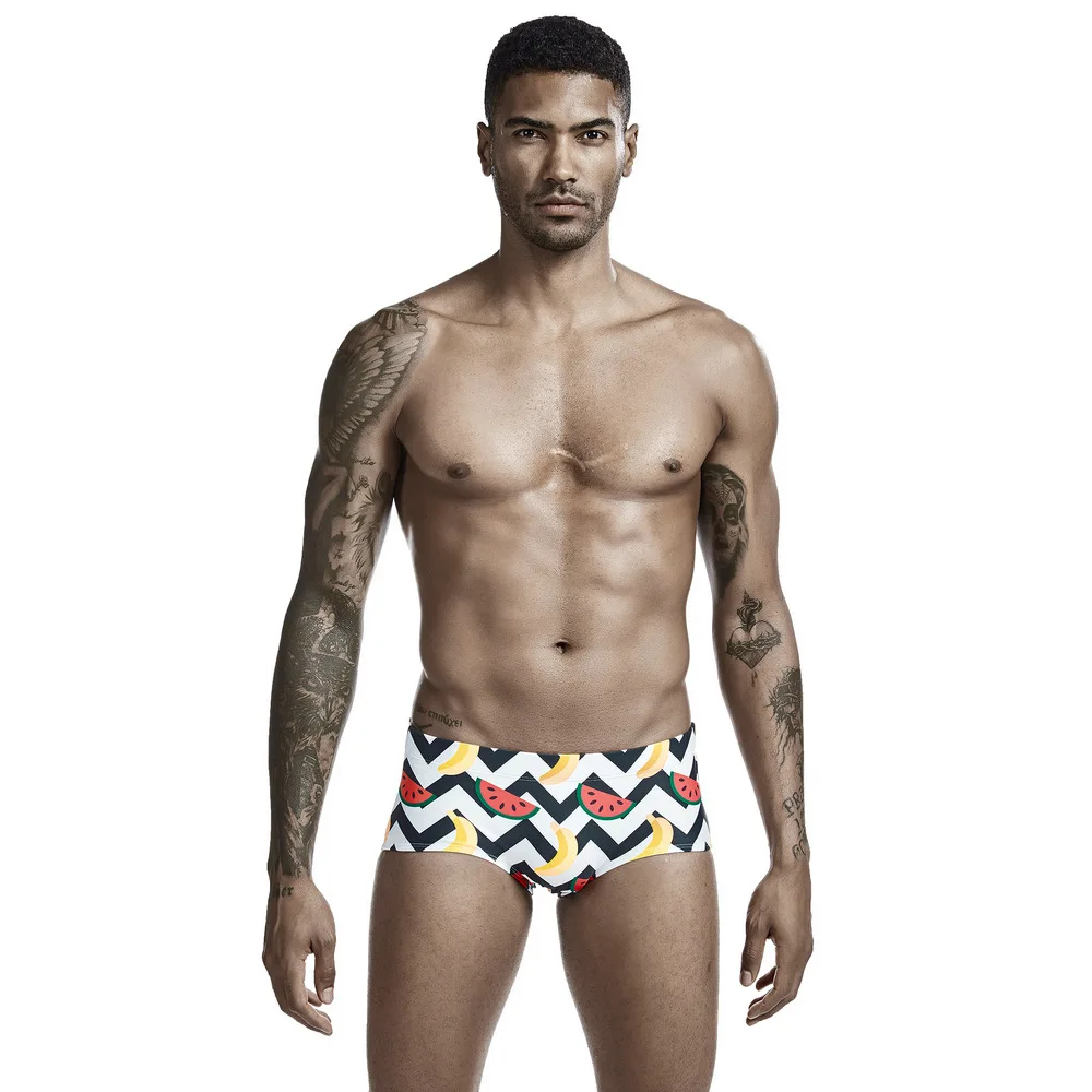 Spring and summer, digitally printed swimming trunks for men, fashionable low-rise men's boxer swimming trunks