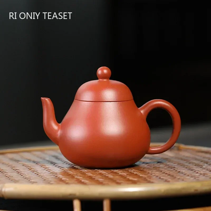 Paarse Klei Theepot Chinese Yixing Paars Zand Theepot Thee Set Handgemaakte Pompoen Pot Thee Pot Originele Mijn Paarse Modder 250 ml Paarse Klei Theepot Chinese Yixing Paars Zand Theepot Thee Set Handgemaakte Pompoen Pot Thee Pot Originele Mijn Paarse Modder 250 ml