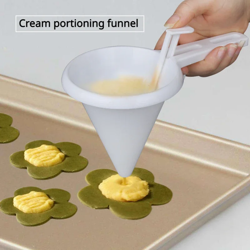 Handheld Batter Funnel Dessert Tools Baking Tools Cake Decoration Kitchen Accessories Adjustable cupcake Repackaging Funnel