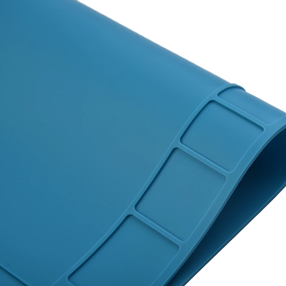 

High Density Silicone Soldering Repair Mat For Phone PC Work Waterproof Suitable For Electronic Toy Repair Blue Color