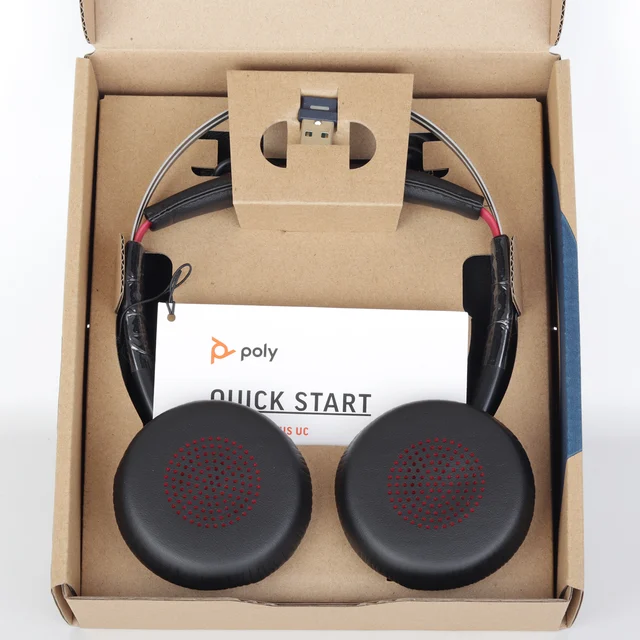 Poly Voyager Focus 2 UC USB-スタンド付きヘッドセット