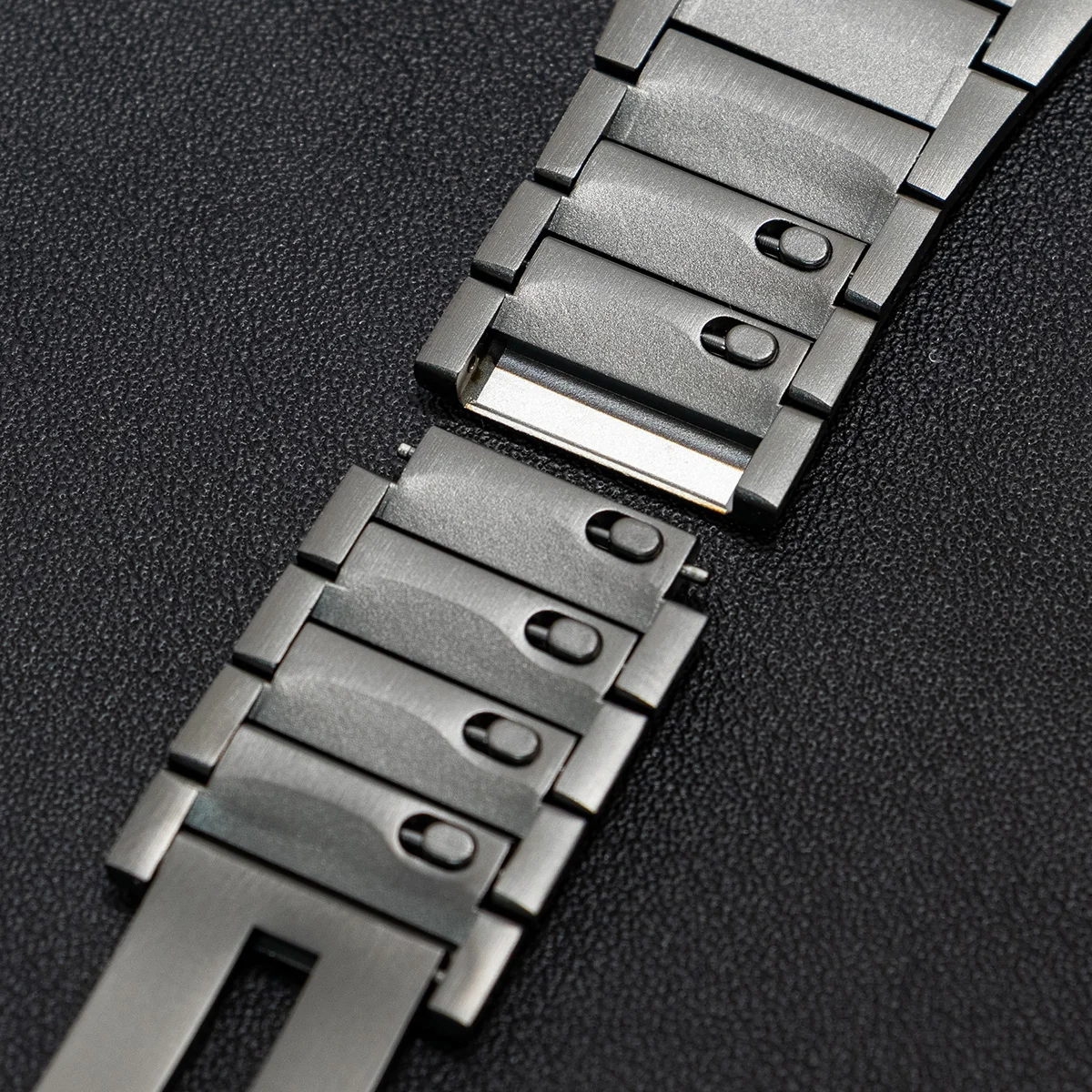 Elegant Stainless Steel Quick Fit Watch Band Replacement Strap
