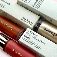 Rare Beauty Gloss à lèvres, blush, illuminateur, rehausseur de couleur, Happy Hope Joy Love Lucky Makeup, emballage exquis 3