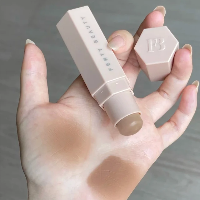 Highlight Brightening Skin Tone Suitable for Daily Commuting Sexy Makeup Fussy Lipstick To Shape The Face A Contouring Stick