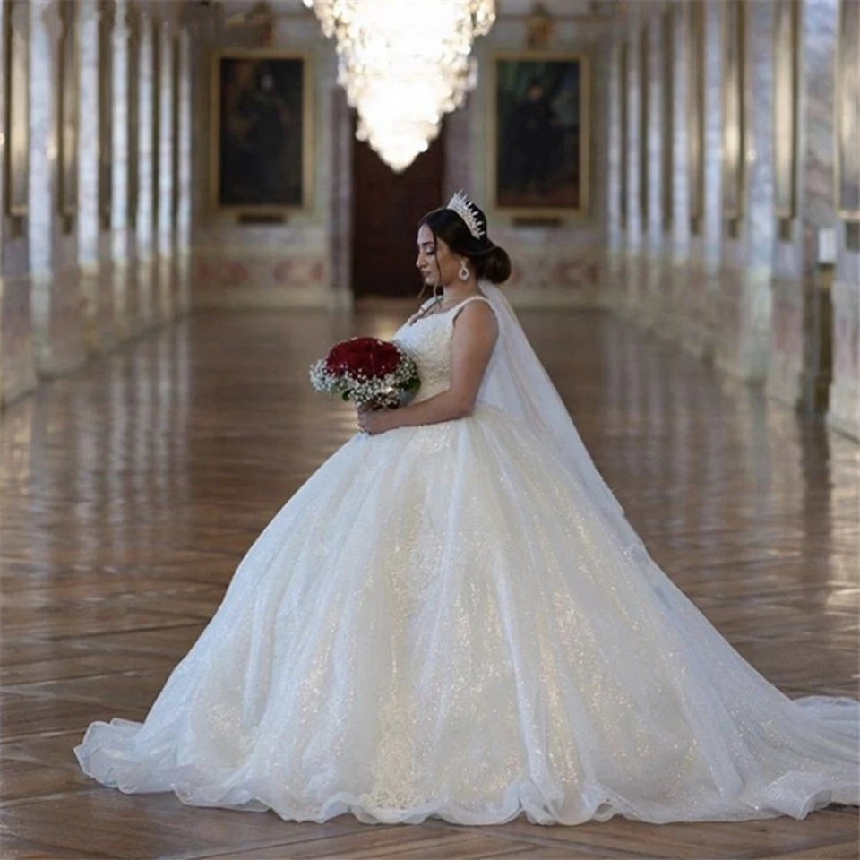 Luxuriöse Elfenbeinfarbene Glänzende Tüll-Brautkleider 2026 V-Ausschnitt Ärmellos Spitzenapplikation Ballkleid Brautkleid mit Schleppe Vestido De Noiva – Detail 4