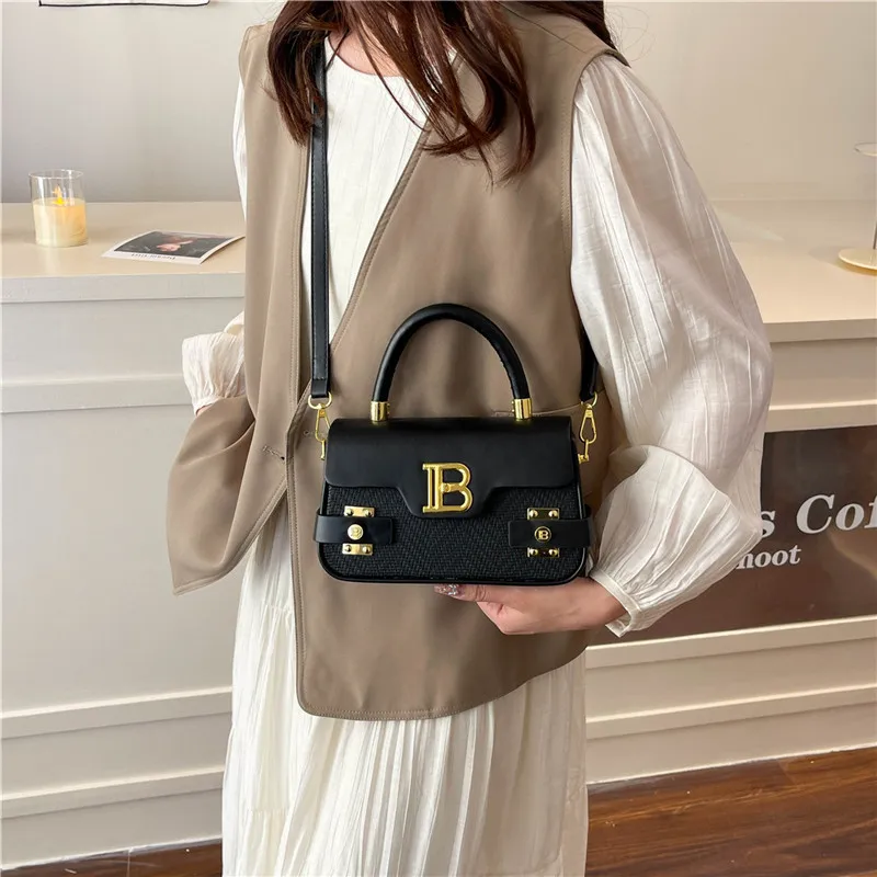 Lady Messenger Bag Chic Commuter Tote Bag For Women High-End Crossbody Messenger With Textured Vintage Finish