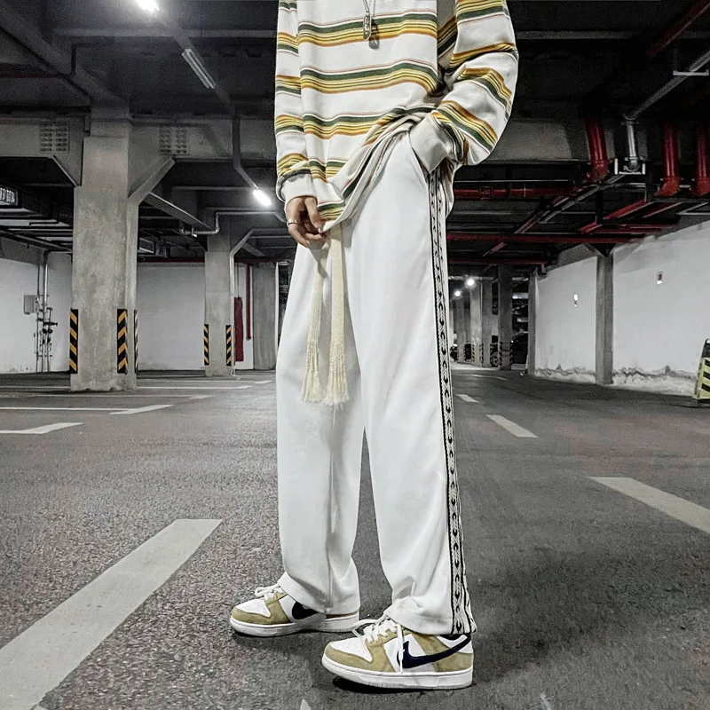 Рисунок 2 - Повседневные брюки на шнуровке