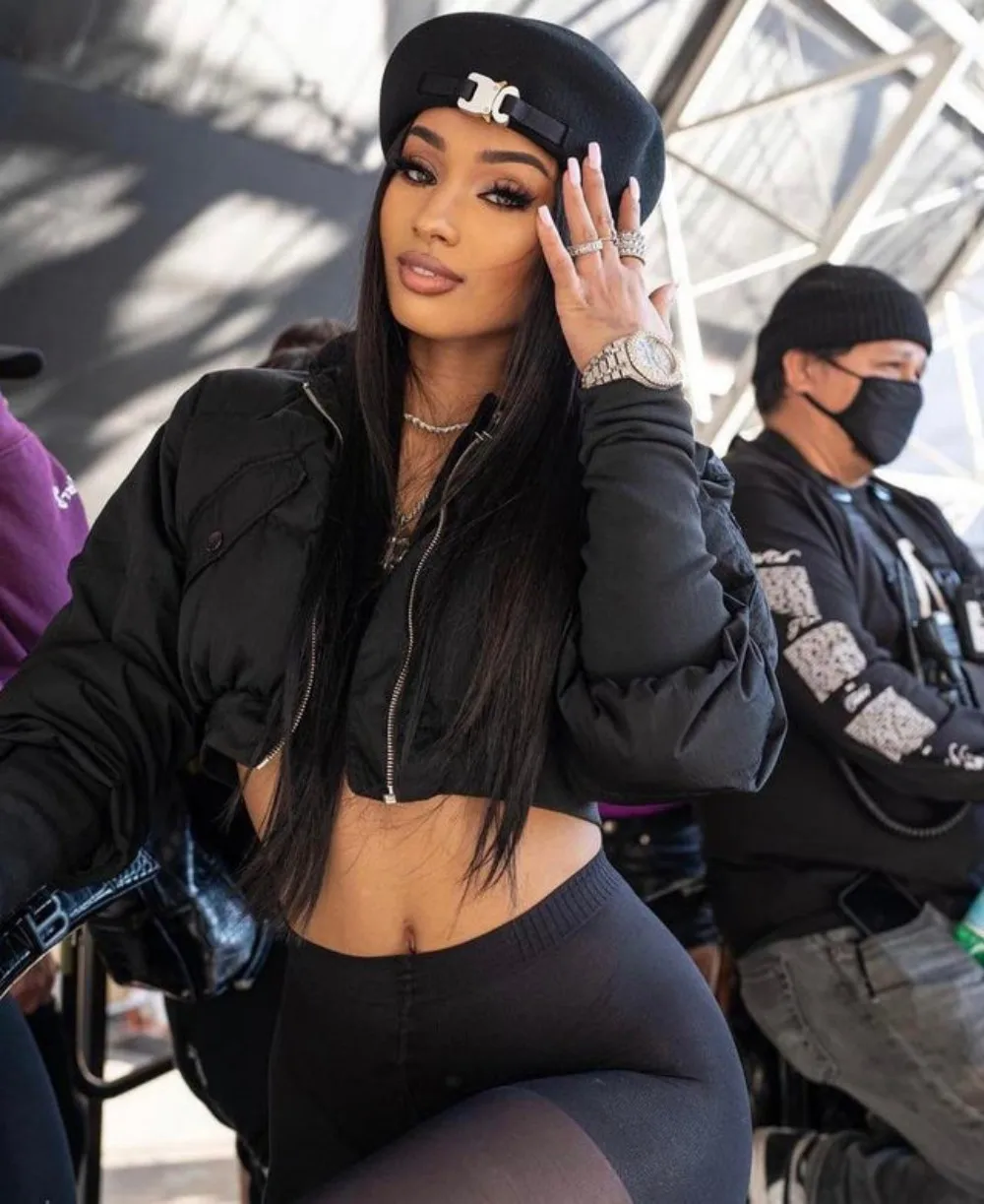 Fashion Lady Autumn Winter New Outdoor Zipper  Warm Thick Short Bubble Bomber Coat Women Clothes Stand Neck Crop Puffer Jacket