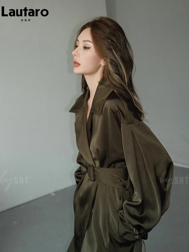

Lautaro Autumn Long Flowy Dark Green Trench Coat for Women Belt Single Breasted Luxury Designer Women Clothing 2023 New Arrivals