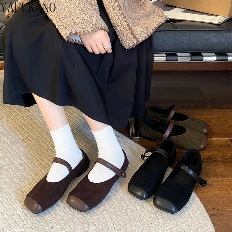 

Туфли Мэри Джейн женские с квадратным носком, замшевые однотонные туфли на ремешке, Ретро стиль, с закрытым носком, на плоской подошве, весна 2024