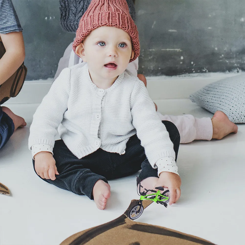 2 세트 핑거 바이크 스트레스 해소를위한 미니 알루미늄 합금 데스크 게임 어린이를위한 테이블 경쟁 손가락 끝 어른들을위한 참신한 재미