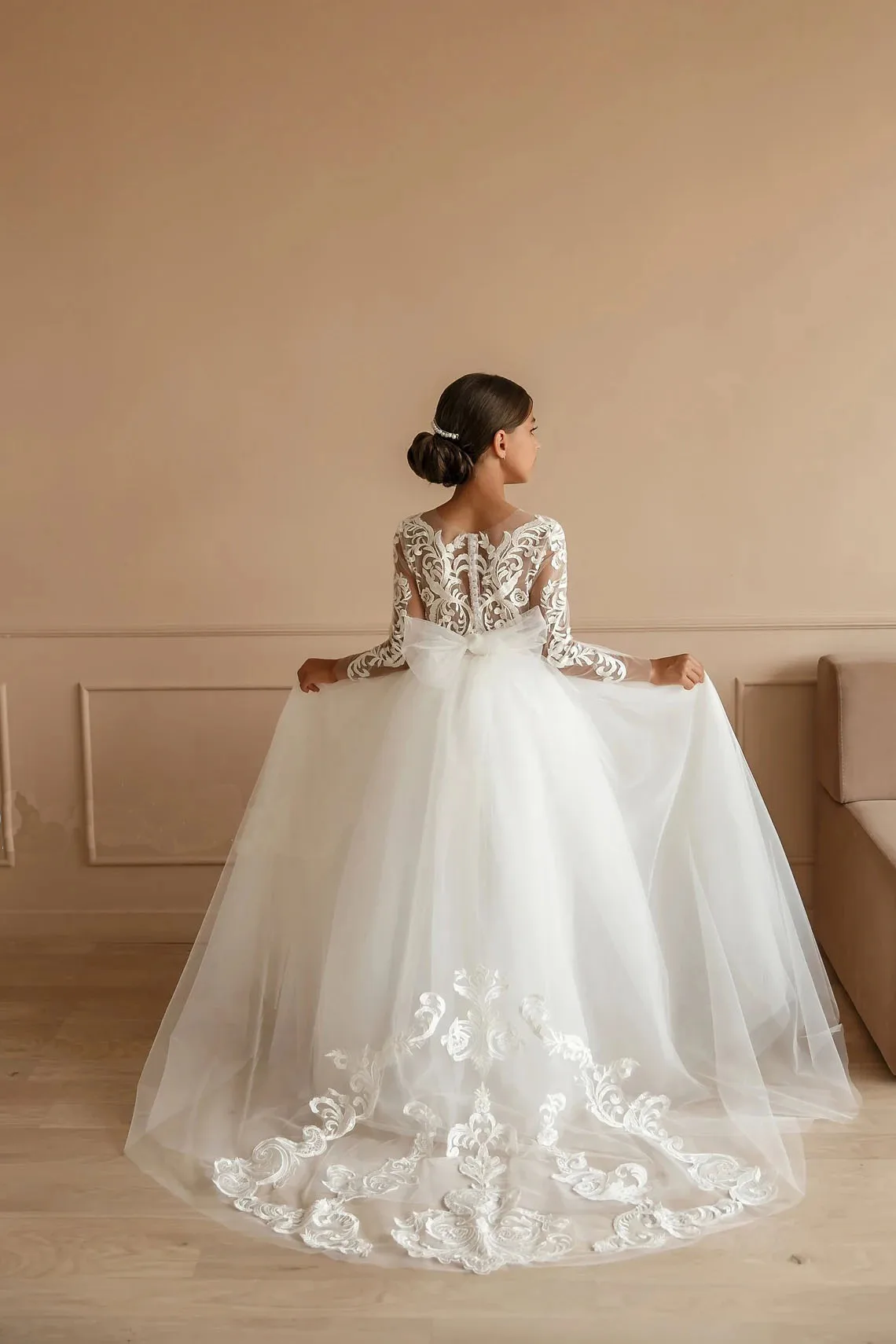 Communion Dress for Girls Long Sleeve Floral Lace Tulle A Line Gown with Bow Train Appqulies Wedding Even Kids floral appliqu&eacute; dress
