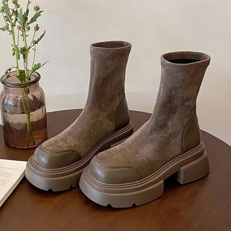 Autumn Retro Thick-Soled Women & Girls Boots Fashion Slip-On Female Soft Leather Shoes Size 35-40