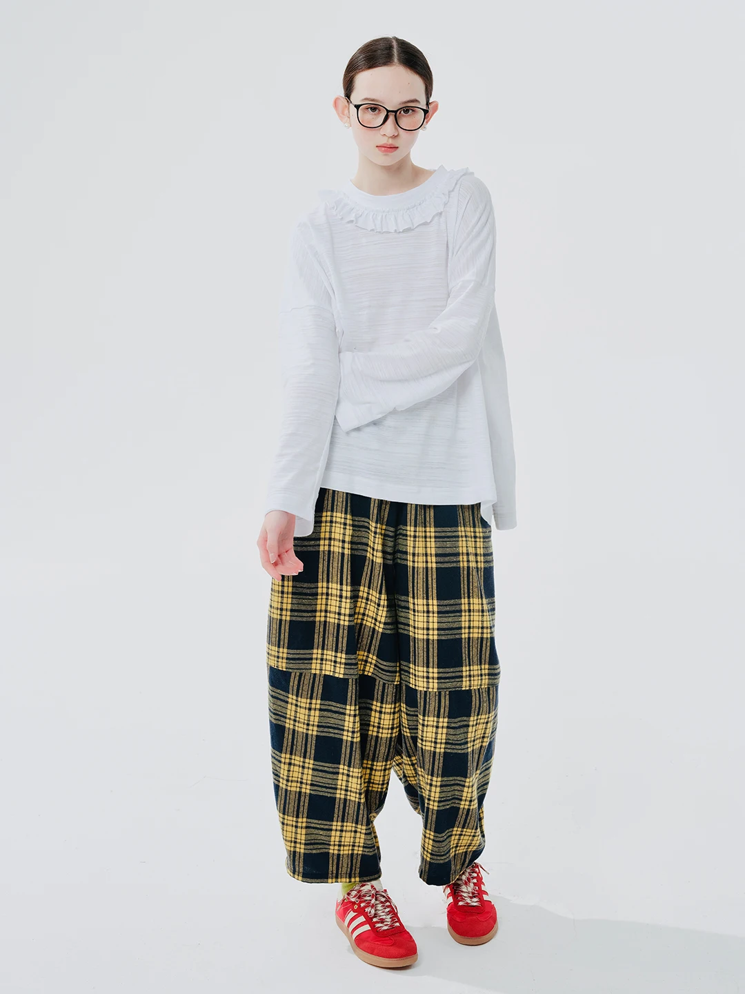 IMAKOKONI original design elastic waist plaid splicing loose wide leg pants nine-quarter pants women 244535