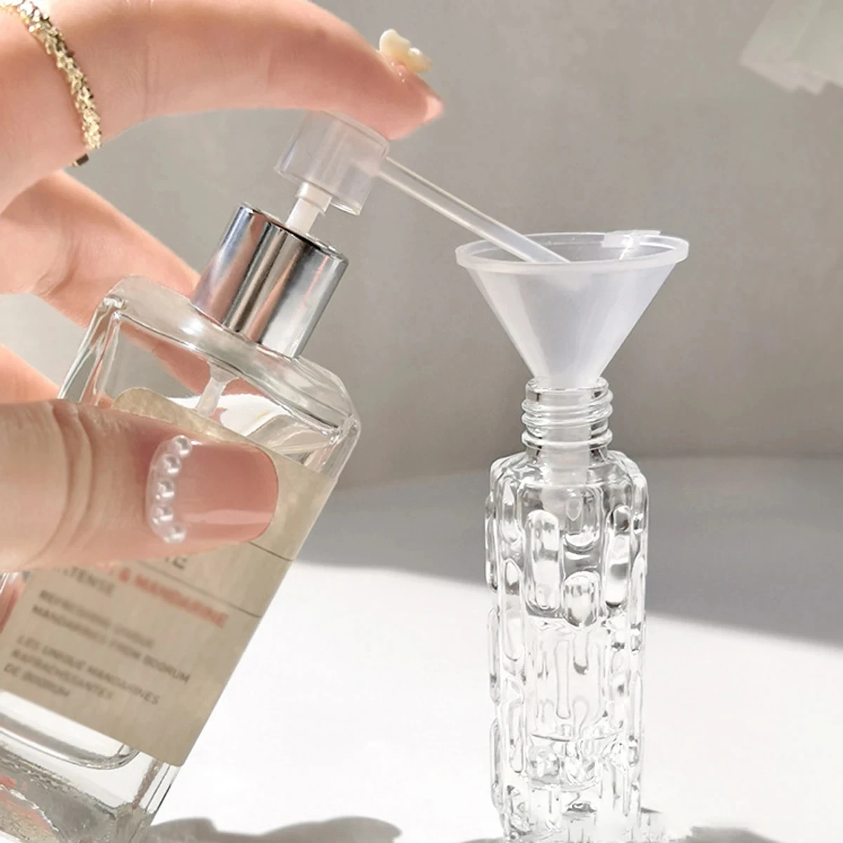 10ml Portable Thick Glass Roller Essential Oil Perfume With Balls Bottles Travel Refillable Rollerball Vial Travel Roll On Vials 2