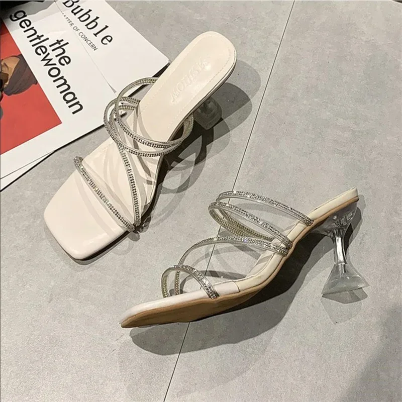 Oversized women's slippers, fashionable rhinestones, wine glasses, sandals, square toe sandals on the outside