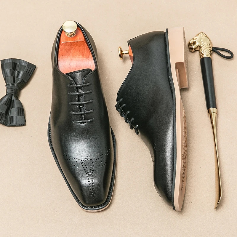Men  New Block Carved Leather Shoes Square Head Casual Fashion Lace up Business Leather Shoes Black Brown Sizes 38-44 Package