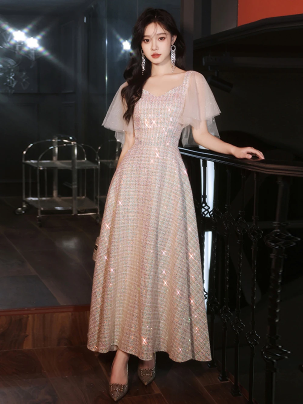 

Luxury Champagne Evening Dress Women Fashion V-neck Glitter Long Dresses Birthday Party Ball Gown Host Performance Stage Dress