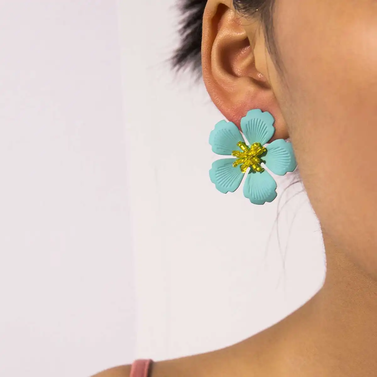 Orecchini a lobo fiore per donna design perline colorate_voghion.com