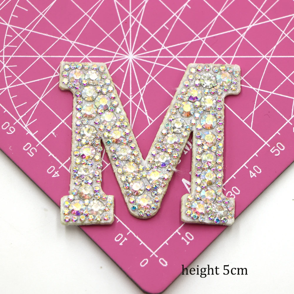 1PC A-Z Aufbügeln Weiß Strass Englisch Brief Patches Hochzeit Kleidung Handwerk DIY Party Handwerk NähenPersonalisierte Buchstaben Patches – Detail 13