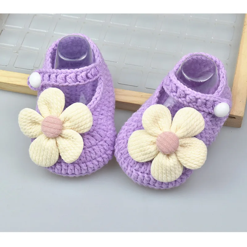 Spring and Autumn Baby Woolen Shoes Hand woven Anti falling Soft Bottom Pre step Shoes for Newborns, Flower Princess