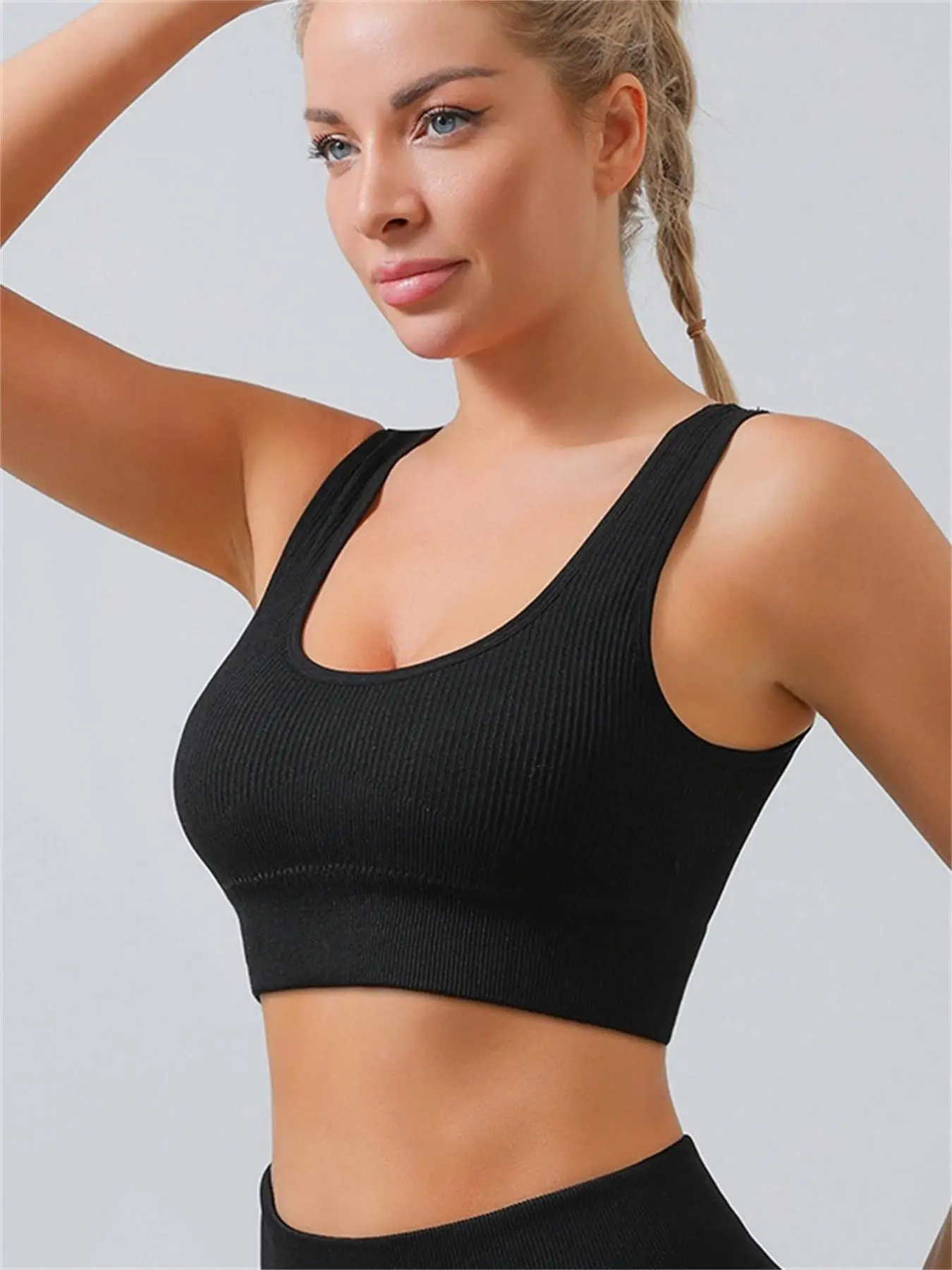 Women’s solid color threaded yoga underwear seamless knit sports vest Fitness Yoga U-bra, Embedded chest pad Sports & Entertainment