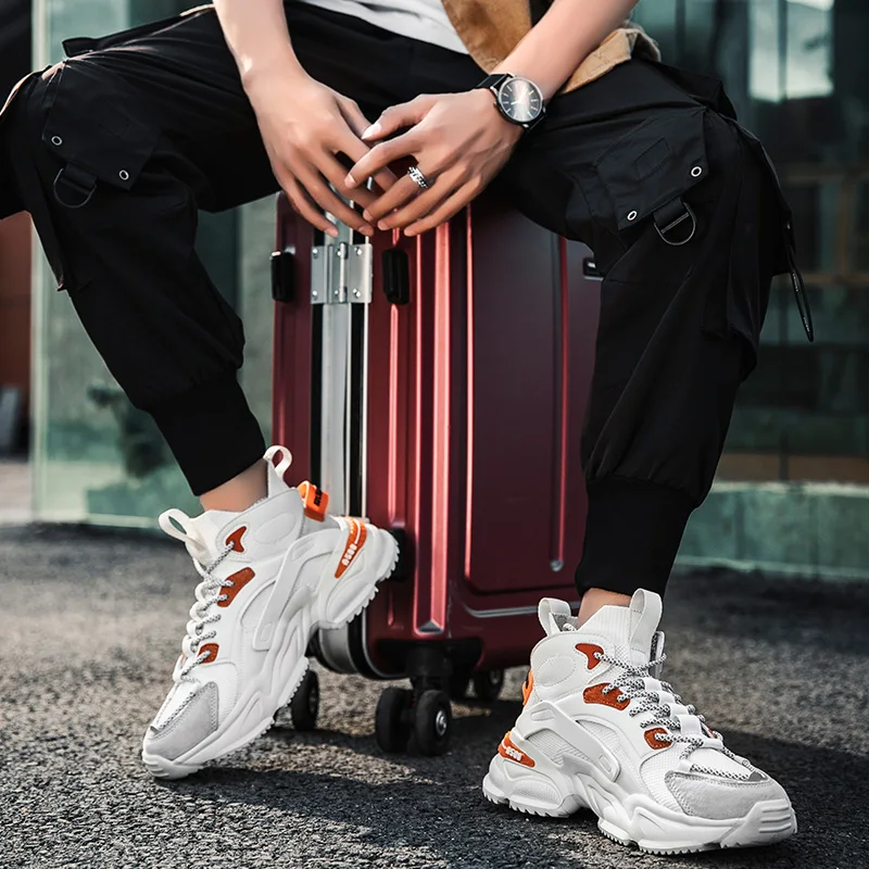 Рисунок 4 - Мужские кроссовки